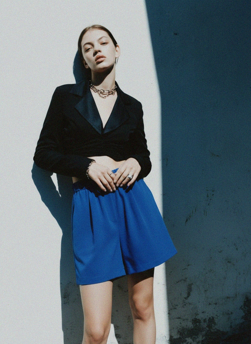 Żywe niebieskie, luźne szorty z elastyczną talią zdjęcie 3