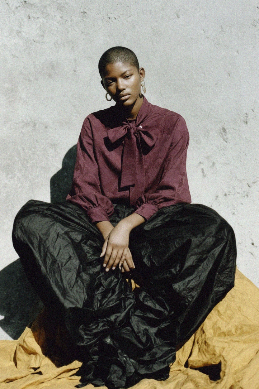 Elegant Patterned Pussy-Bow Blouse zdjęcie 3