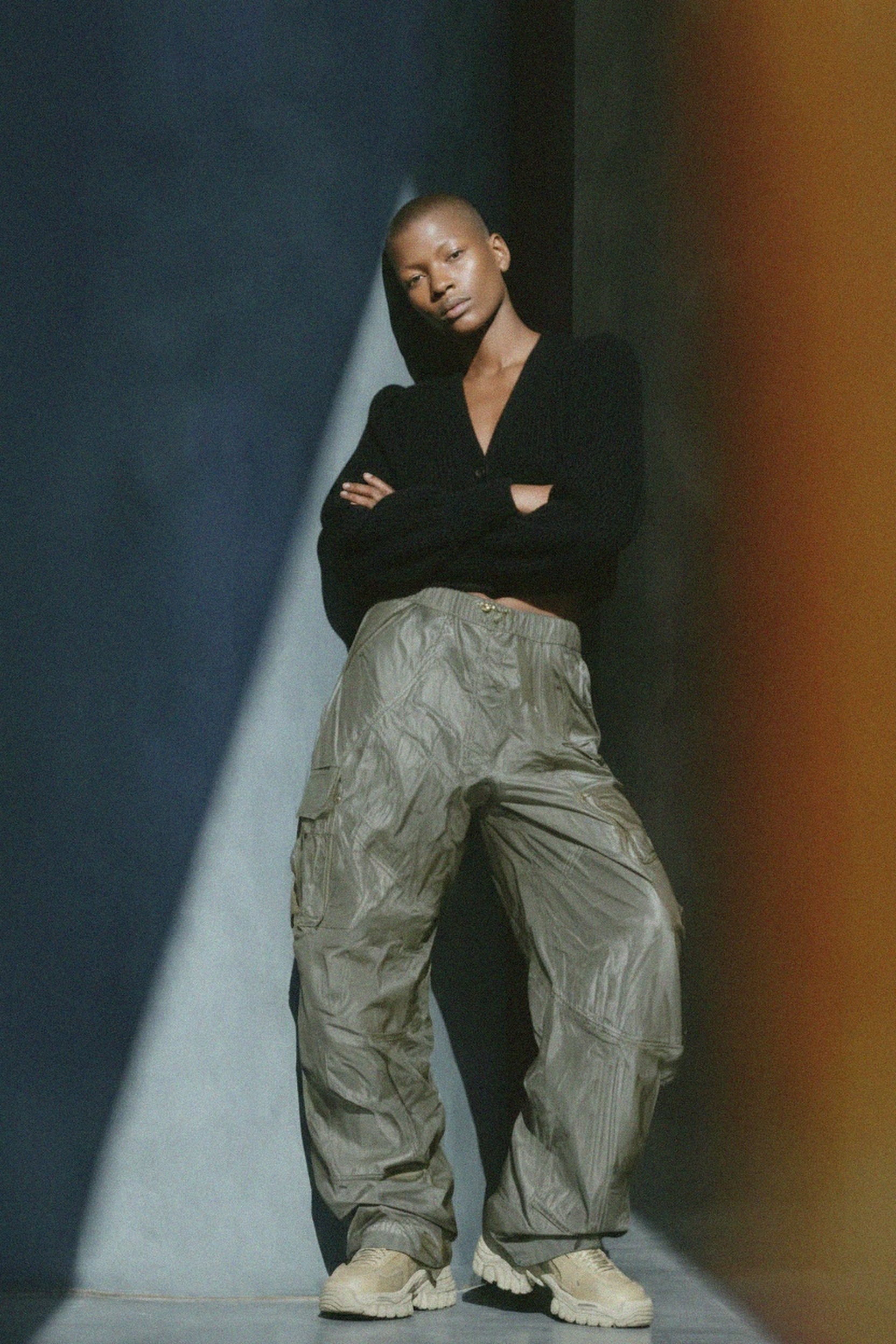 Cropped Black Cardigan with Puffed Sleeves zdjęcie 2