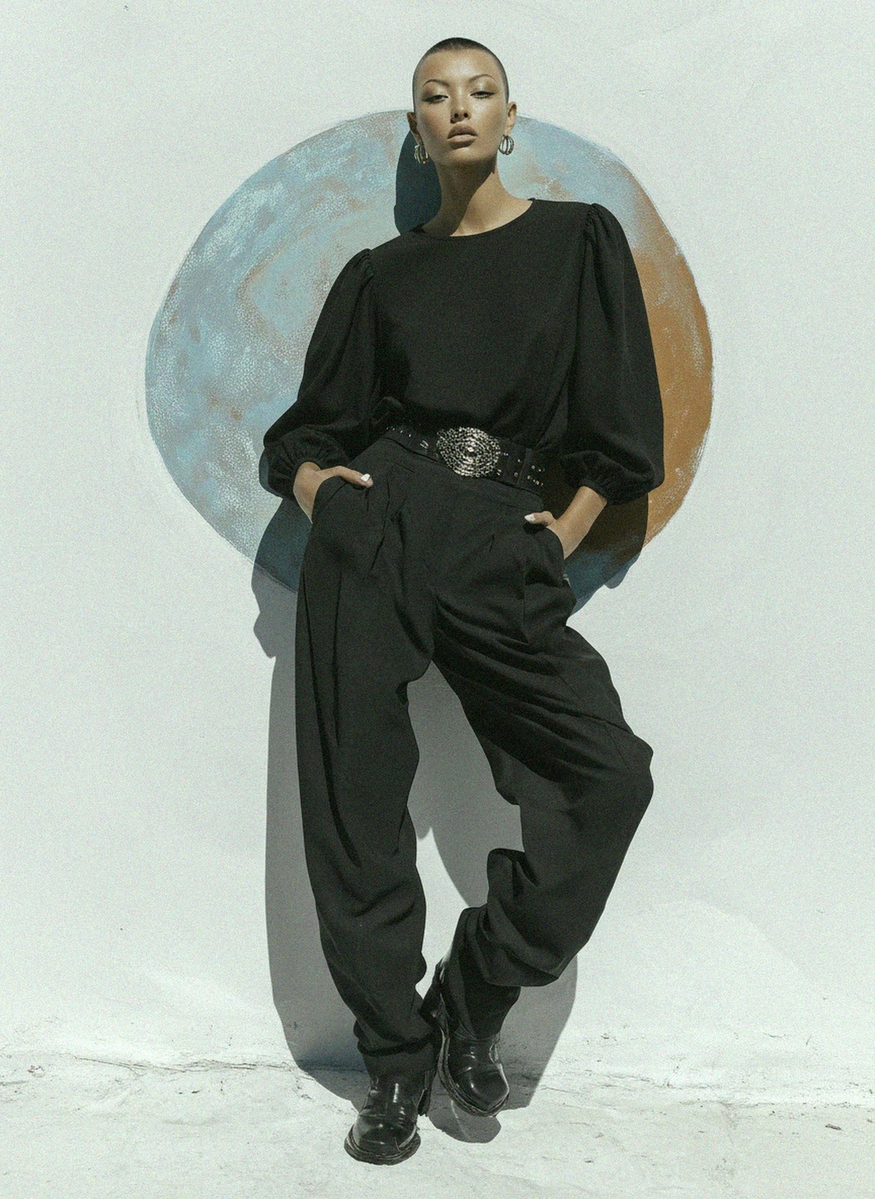 Stylish Black Blouse with Puffed Sleeves zdjęcie 2