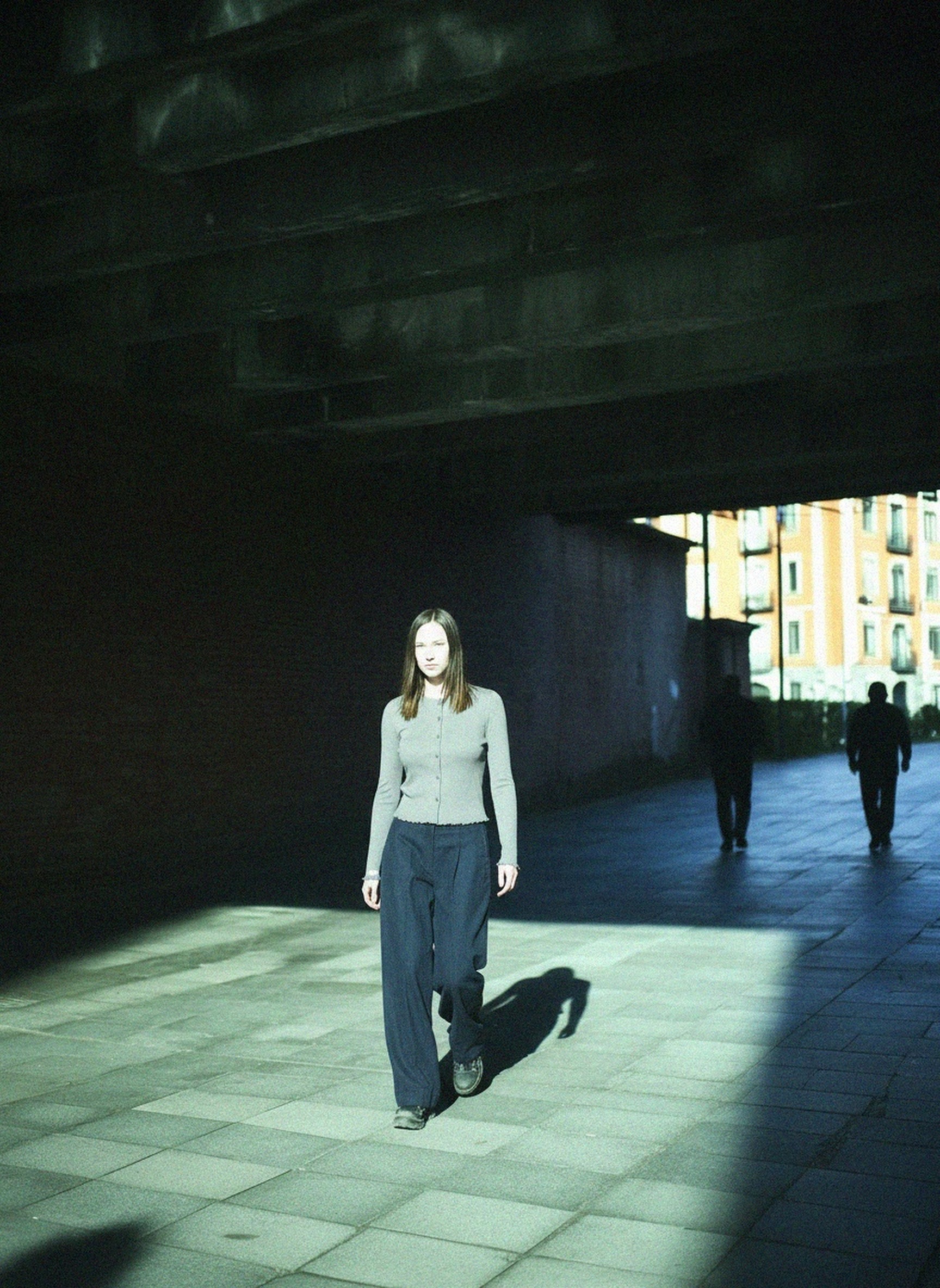 Chic Ribbed Button-Front Knit Cardigan in Grey zdjęcie 2