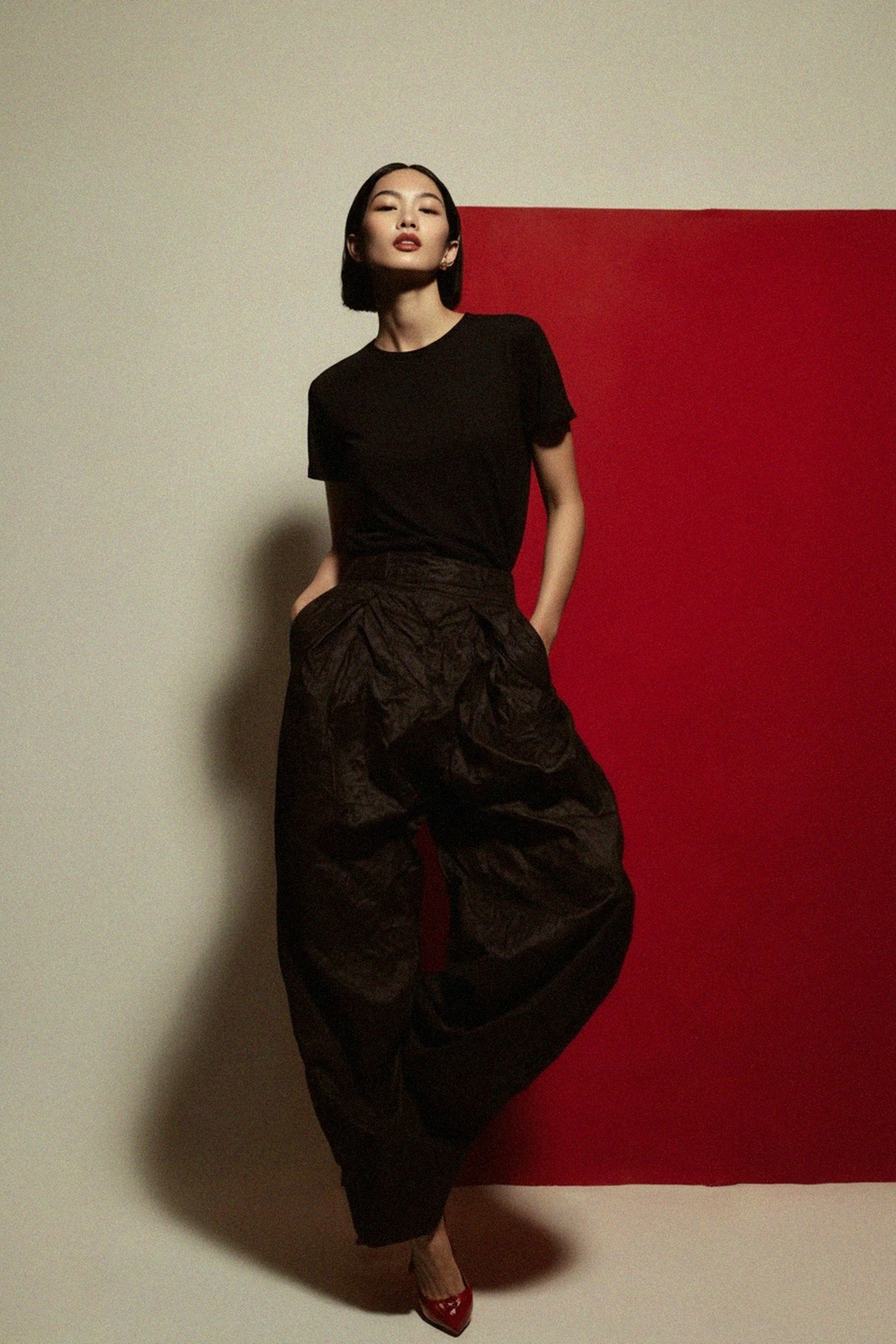 Classic Black Crew Neck T-Shirt zdjęcie 2