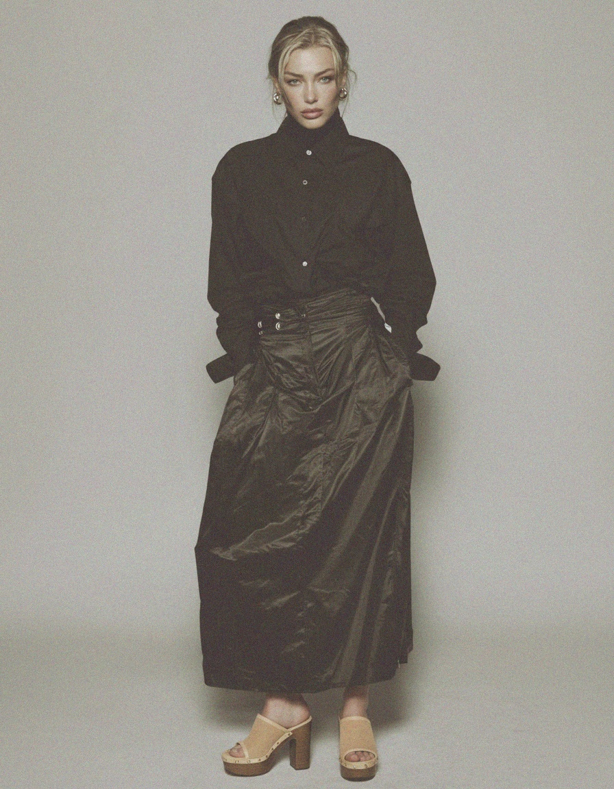 Beżowe zamszowe pantofle na platformie zdjęcie 3