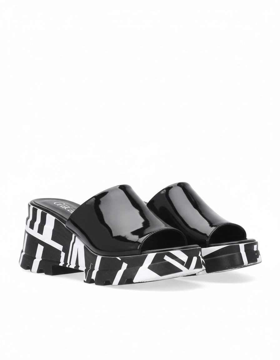 Black Patent Platform Mules with Graphic Print Sole zdjęcie 1
