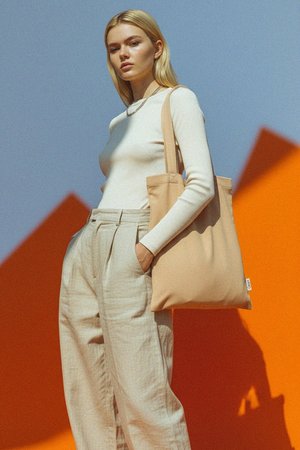 Torba typu tote NUDYESS z prążkowanej tkaniny – stylowa beżowa torba podróżna