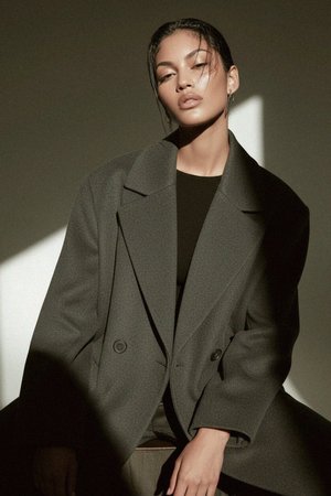 Luźny szary dwurzędowy płaszcz