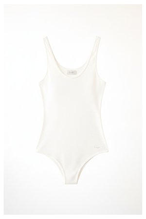 Klasyczny prążkowany biały top bez rękawów