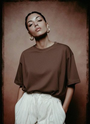 Luźna brązowa koszulka z krótkim rękawem