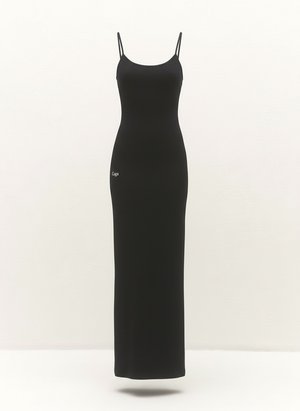 Elegancka czarna sukienka maxi