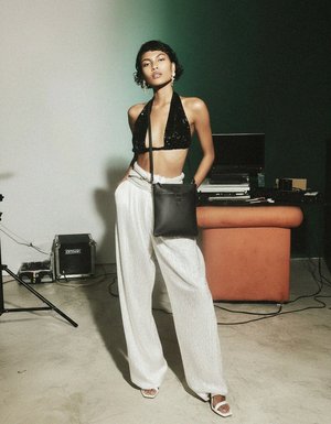 Textured Black Crossbody Bag with Adjustable Strap