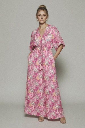 Różowa sukienka maxi z dekoltem w serek w stylu paisley