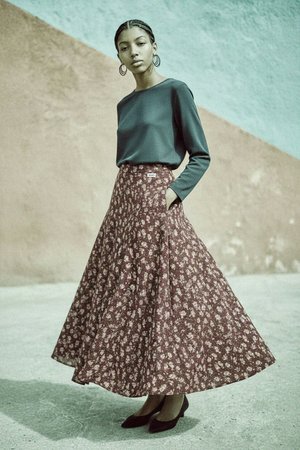 Flowy Floral Print Maxi Skirt