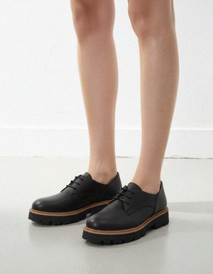 Black Leather Lace-Up Shoe with Braided Trim Sole