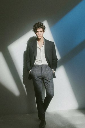 Spodnie w kratę o dopasowanym kroju