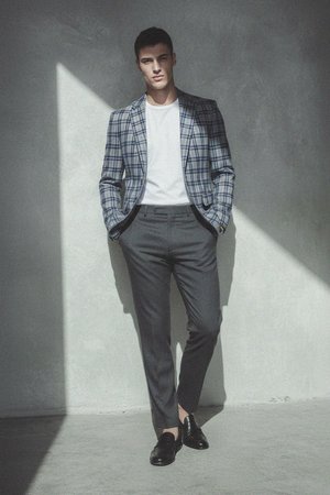 Stylish Plaid Blazer with Distinctive Pattern