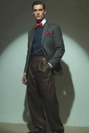 Zestaw muszka i poszetka w czerwone kropki marki LANCERTO