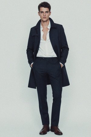 Klasyczny ciemnoniebieski płaszcz Mac