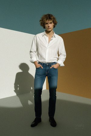 Klasyczne niebieskie dżinsy