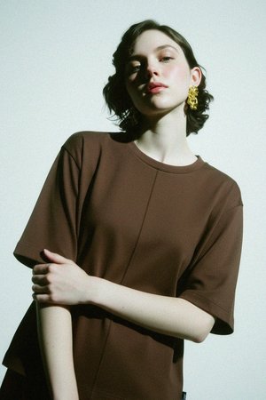 Luźny krój Brązowy T-shirt z ozdobnym szwem środkowym